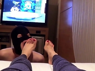 Korea Foot Goddess - Watching Tv With Foot Slave